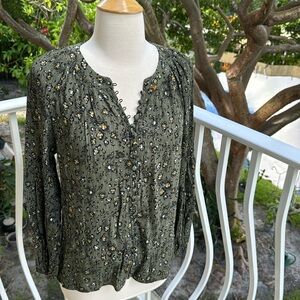 White House Black Market blouse size xs